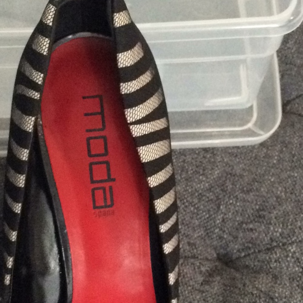 NWOT.  Ladies Moda Peep Toe Heels - Picture 3 of 8